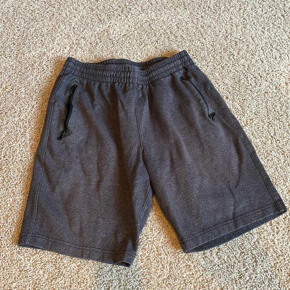Men’s Old Navy active size small shorts